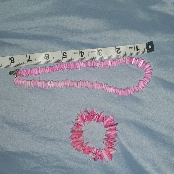 Seashell Necklace and Bracelet set - Picture 2 of 2